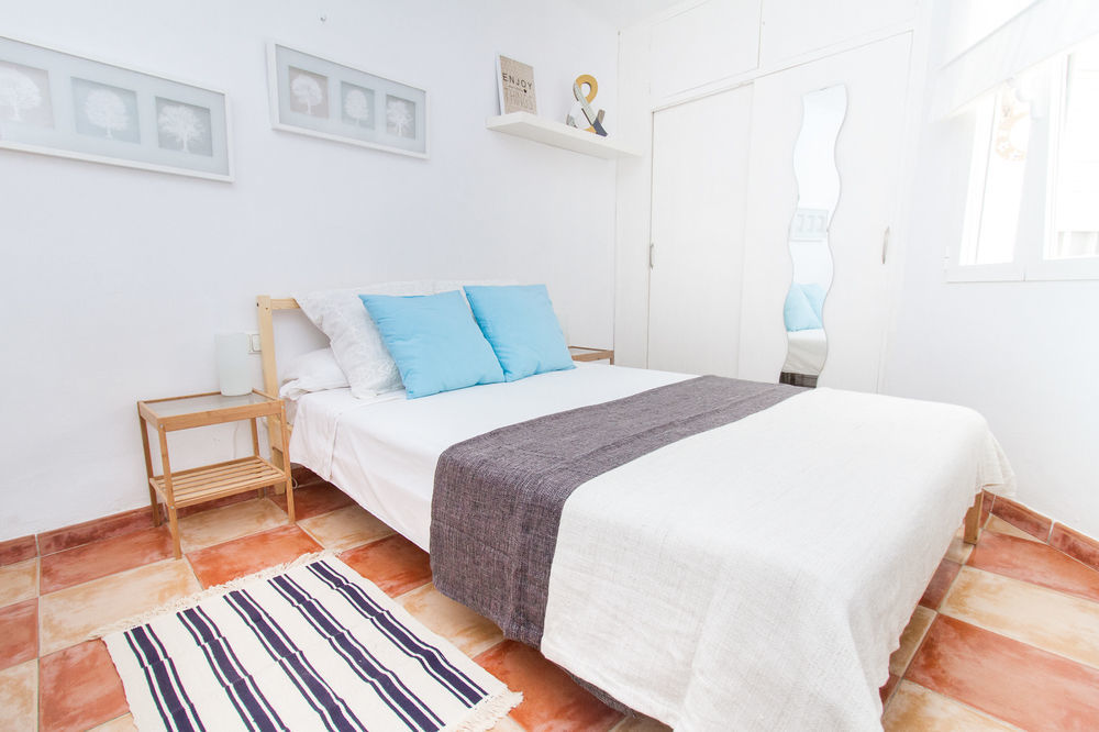 Apartamentos Malaga Centro Hernan Ruiz De 4 A 8 Personas Exterior photo
